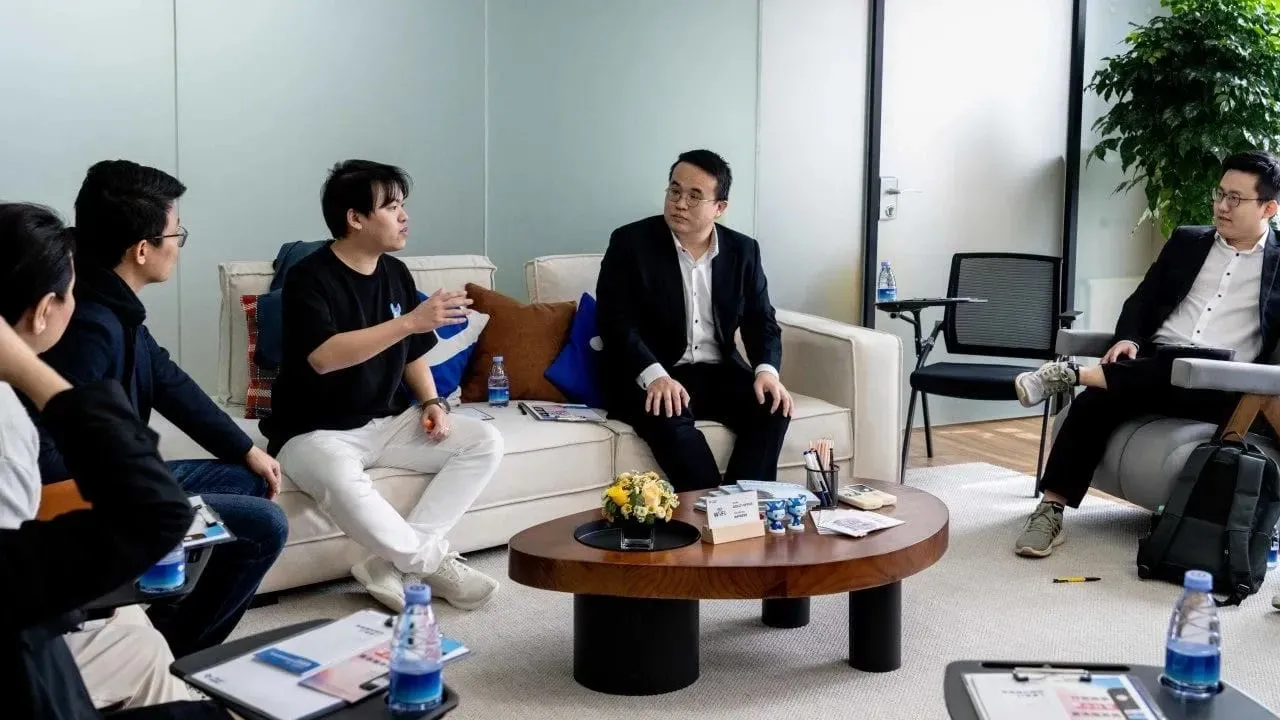 Discussion between management team